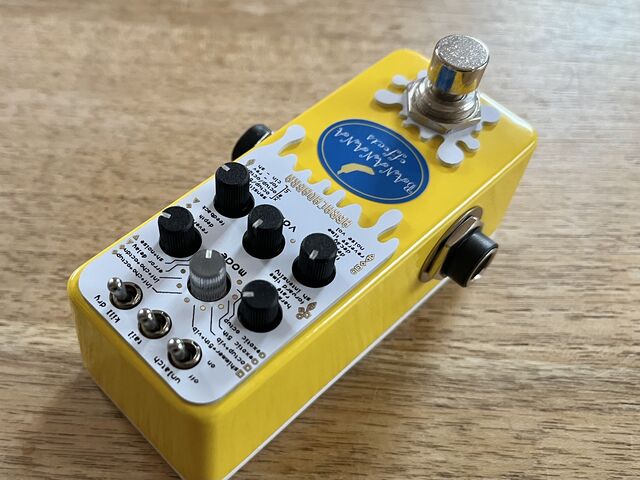 ABRACADABRA Shimmer reverb pedal