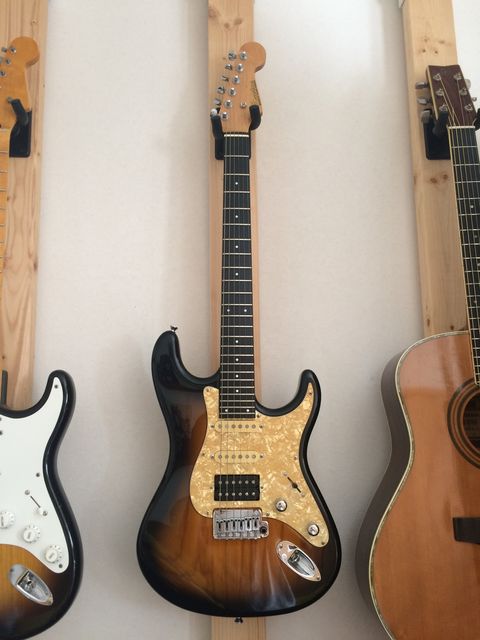 ブライアン バッカス ストラトタイプ ギター / ミディアムスケール Brian by Bacchus ストラトキャスタータイプ - メルカリ