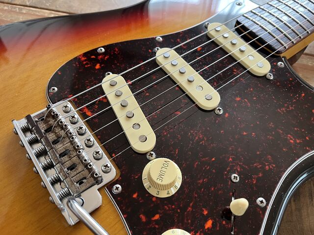 ☆Fender Japan。フジゲン製?ダイナ楽器製?木部だけトーカイ ☆Fender Japan。フジゲン製?ダイナ楽器製?木部だけトーカイ