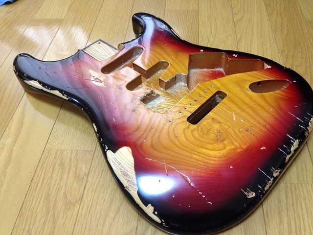 ☆謎ストラト（コピー）のレリック加工 その5 : ジナパパ一家の何て