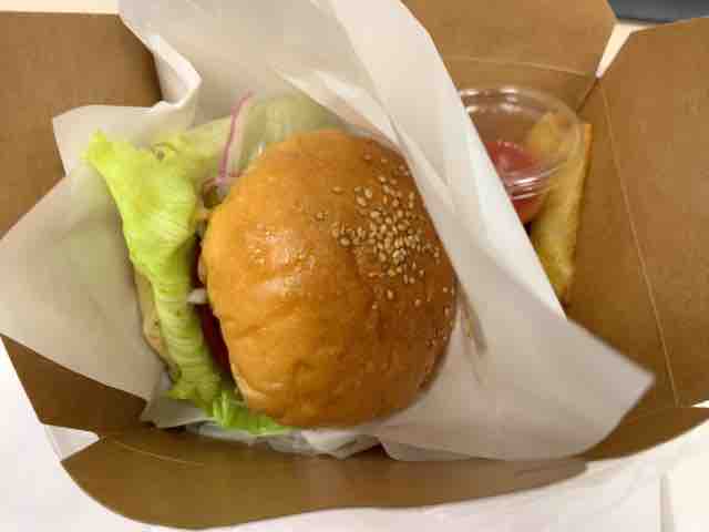 バーガー ハラペーニヨ ポテトmock Burger 700円 100円 100円 大手町 ぽちたまの日記