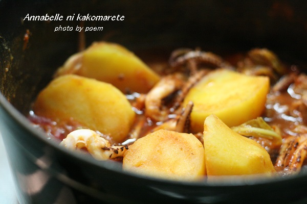 イカとジャガイモのトマト煮込み