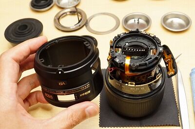 Nikon AF-S 85mm f3.5G ED VR（前玉にホコリ） Nikon AF-S DX Micro NIKKOR 85mm F3.5 G ED VR カビを分解/清掃