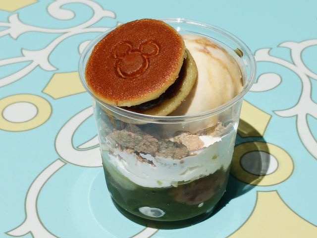 抹茶ゼリーサンデー アイスクリームコーン 年パス無しのディズニーブログ