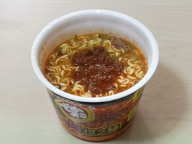 でかまる 辛肉担々麺2