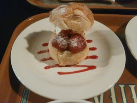 ストロベリー&杏仁シュークリーム