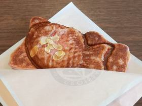 クロワッサンたい焼 いちごカスタード
