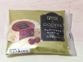 チェリーショコラロールケーキ