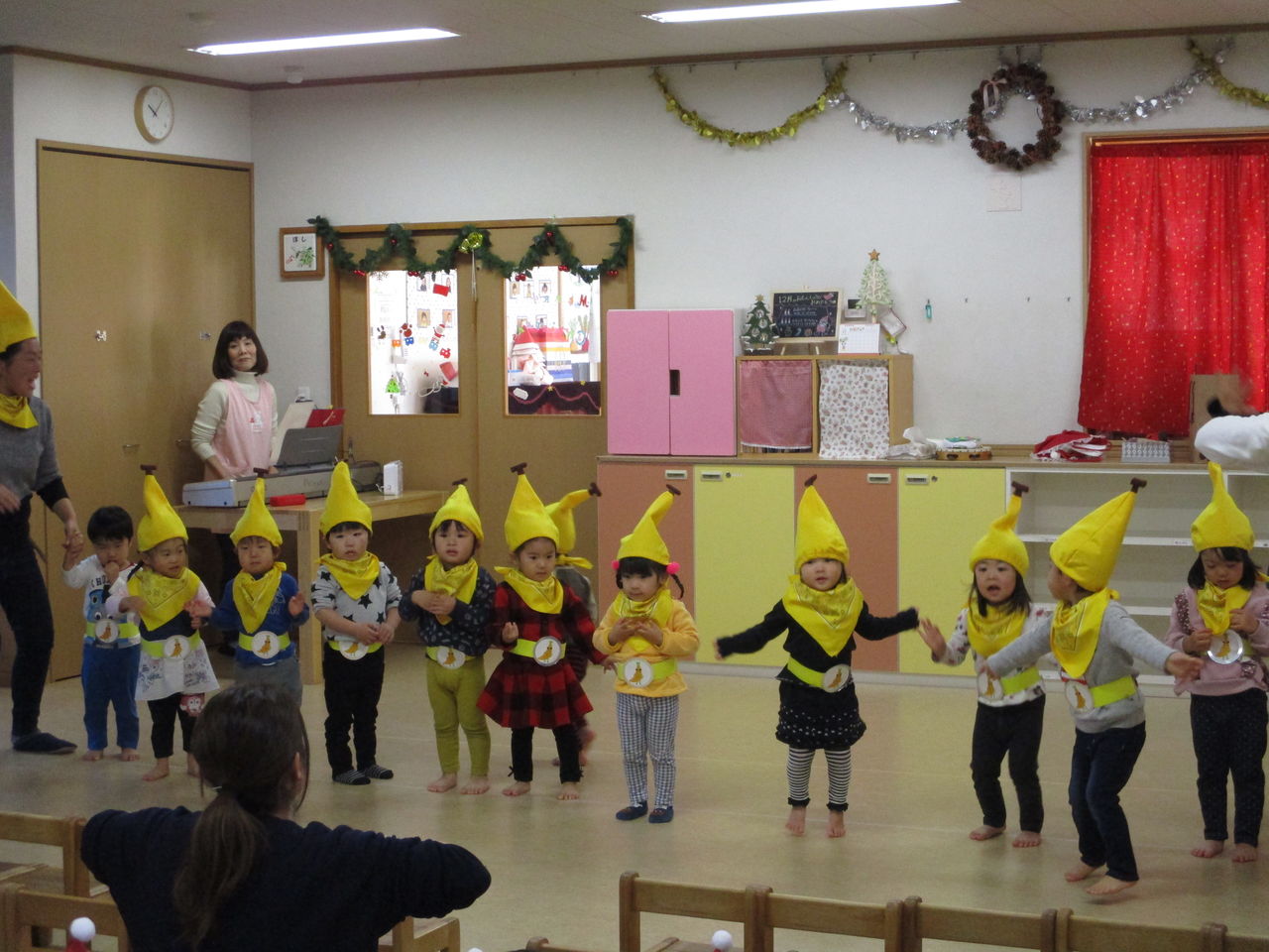 ぽかぽか保育園にサンタクロースがやってきた 社会福祉法人はなみずき会