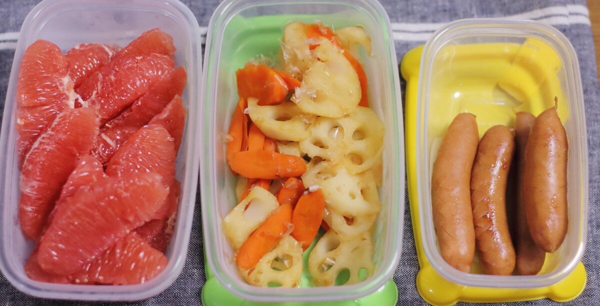 そぼろ弁当 蓋との間にラップを挟んでそぼろが移動しないように ぽかぽかびより レシピ 作り方 コツ Powered By ライブドアブログ