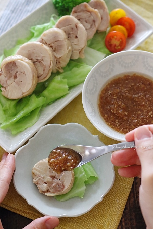ジンジャーチキンのアレンジで、蒸し鶏万能生姜たれ