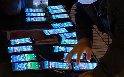 ポケモンgoガチ勢w日本版スマホを一気に操るおじさんが上野に出没 ポケブラリー