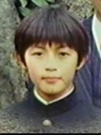 B Z 稲葉 浩志 卒業アルバム画像 美容室 ｐｏｌｉｓｈ ポリッシュ エクステ 新宿