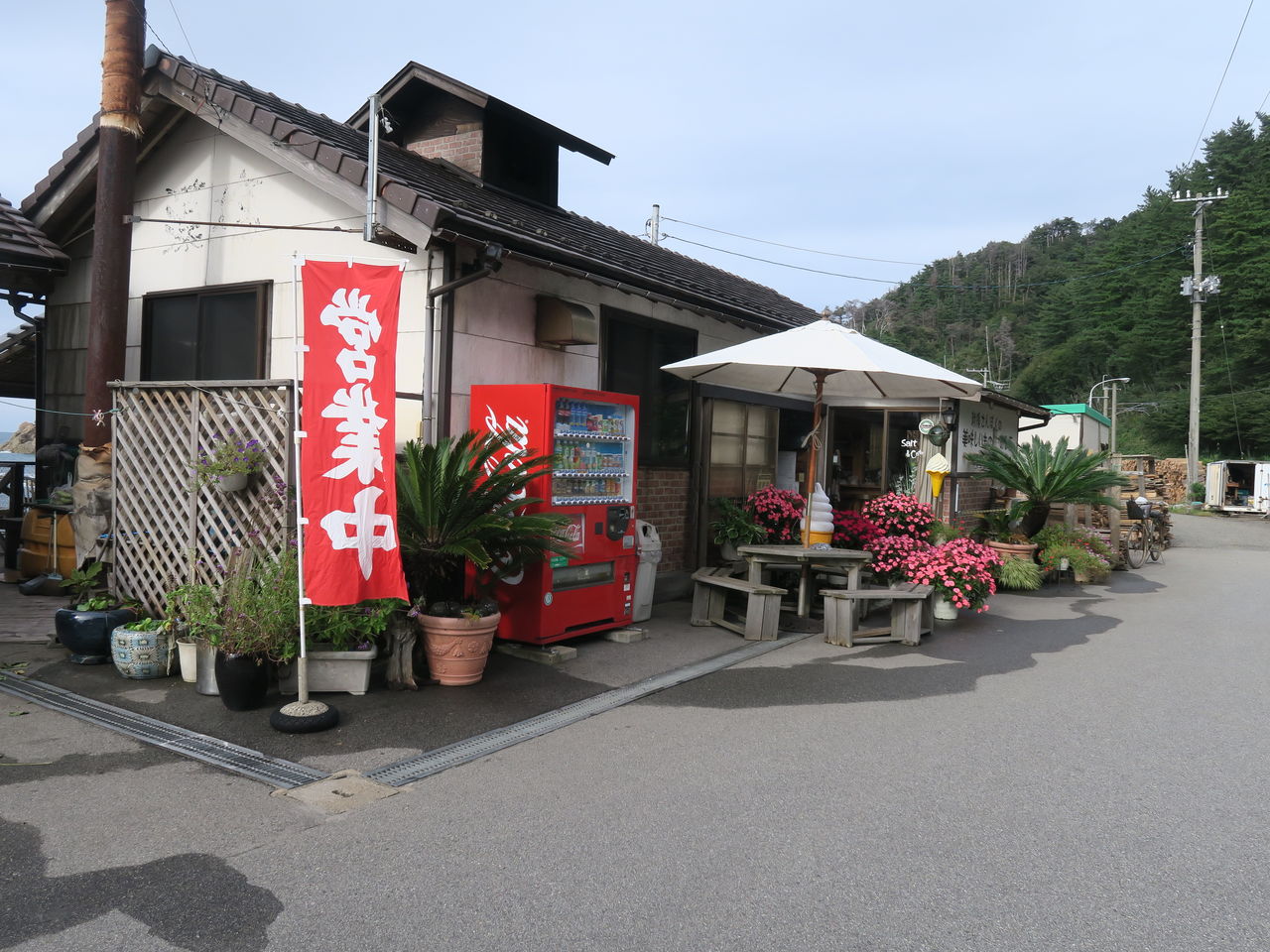 テラスわんこok 塩工房に併設されたカフェ 塩工房salt Cafe 黒ぽめあんこ と 黒ぽめおはぎ