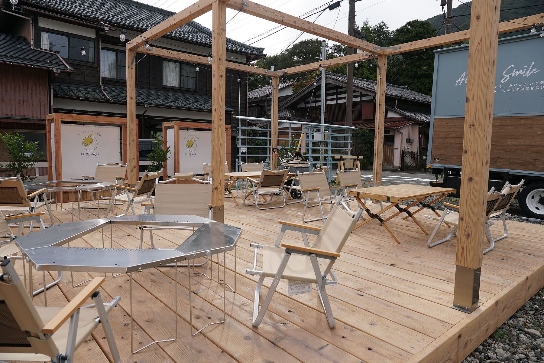 テラスわんこOK】もみじ谷、弥彦神社のすぐ近く、旅空カフェ : 黒ぽめ