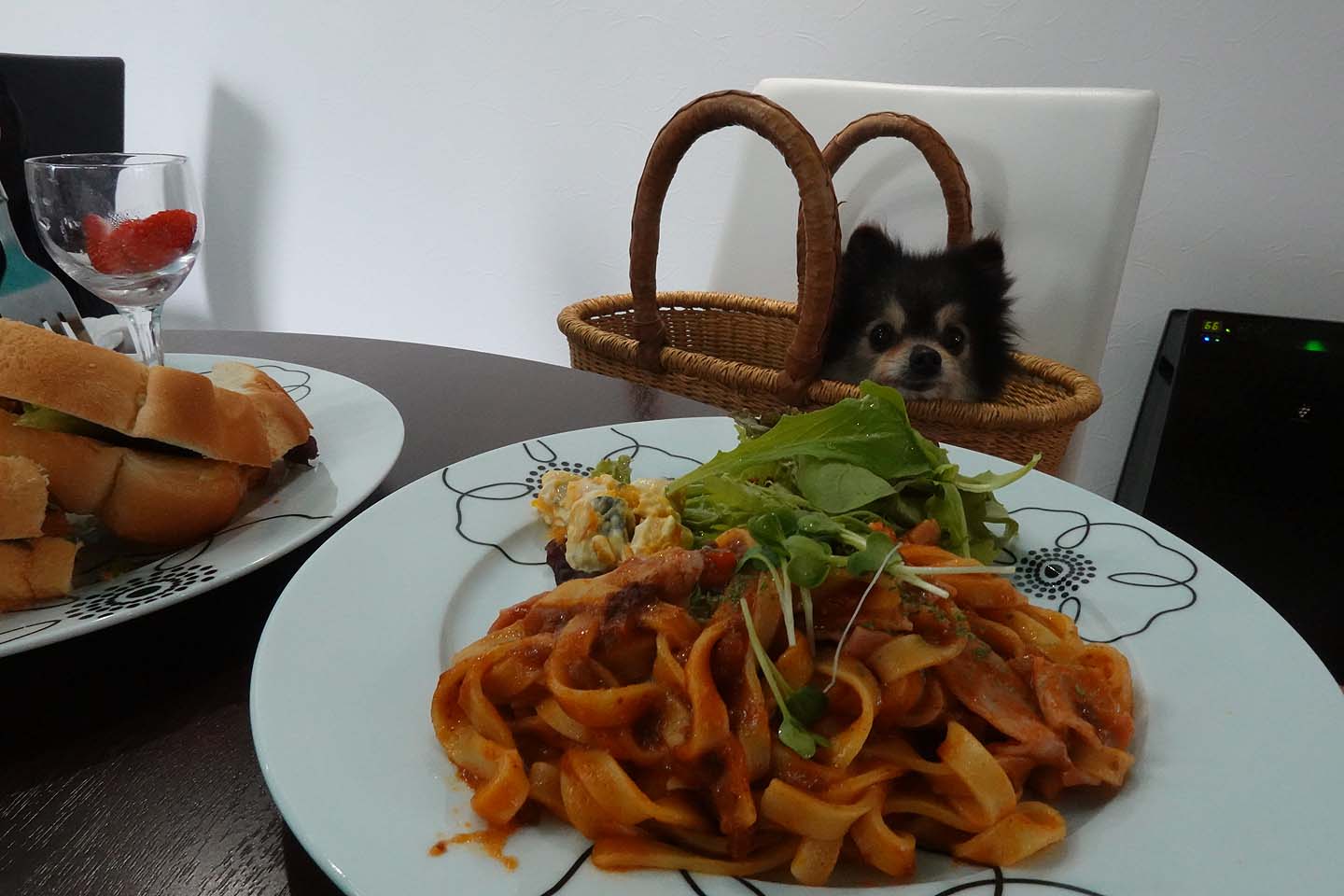 店内わんこOK】わんこ第一が溢れるお店、りとるかふぇりんく : 黒ぽめ