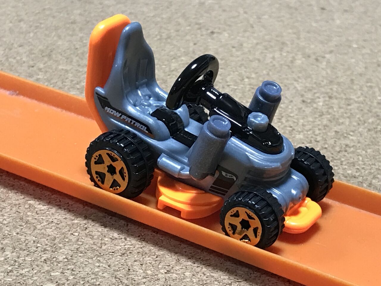 ホットウィール GRASS CHOMPER