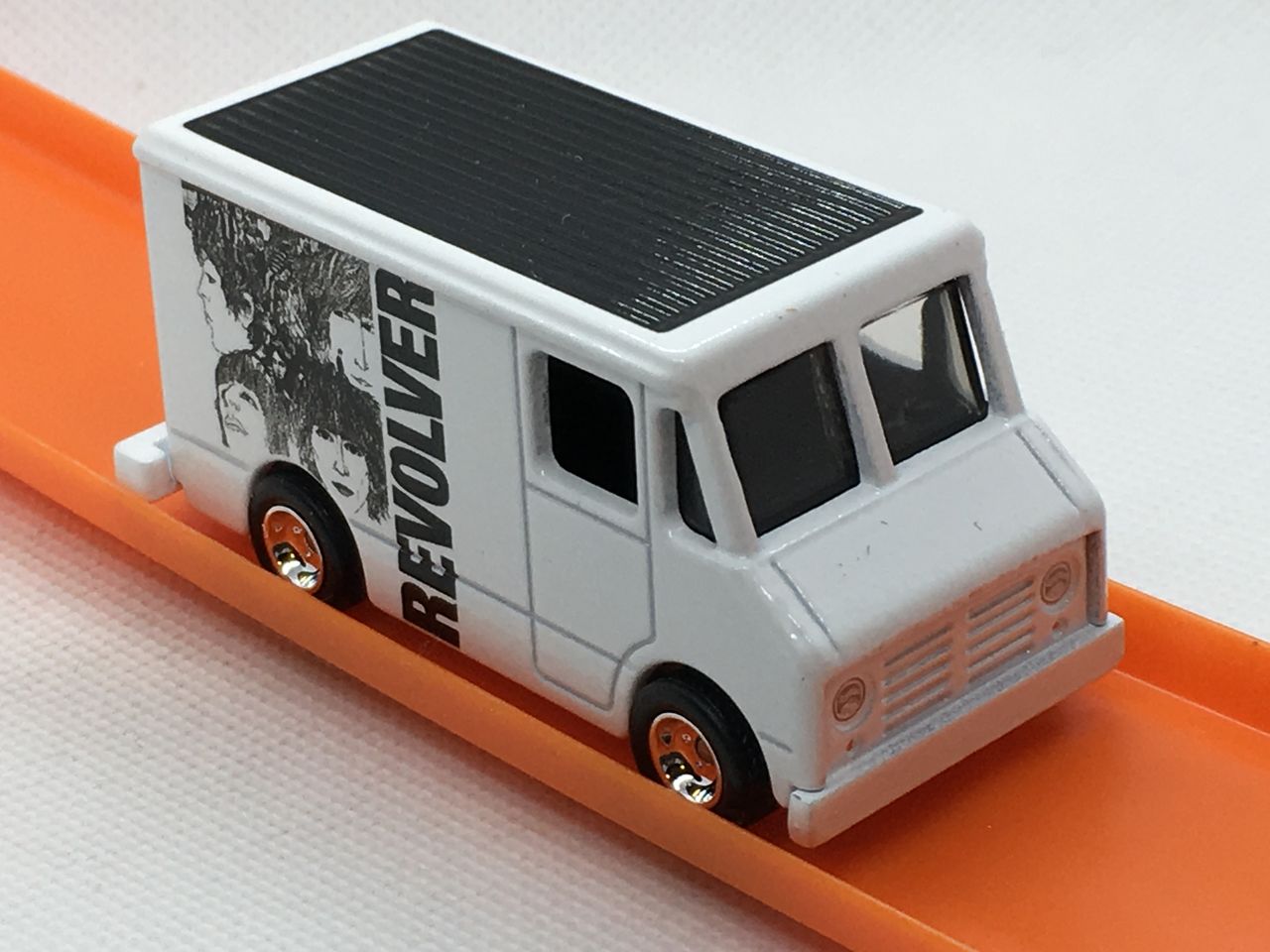 Hot Wheels ブリバリ Combat Medic The Beatles Poncha Blog 旧称 ｆｘでトミカ