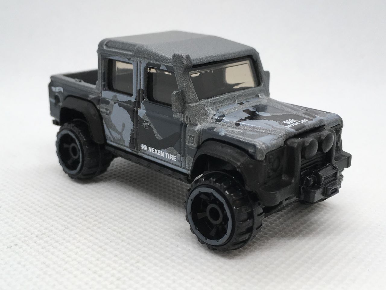 hot wheels land rover defender double cab