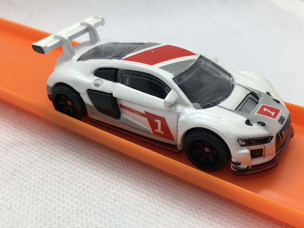 hot wheels audi r8 lms