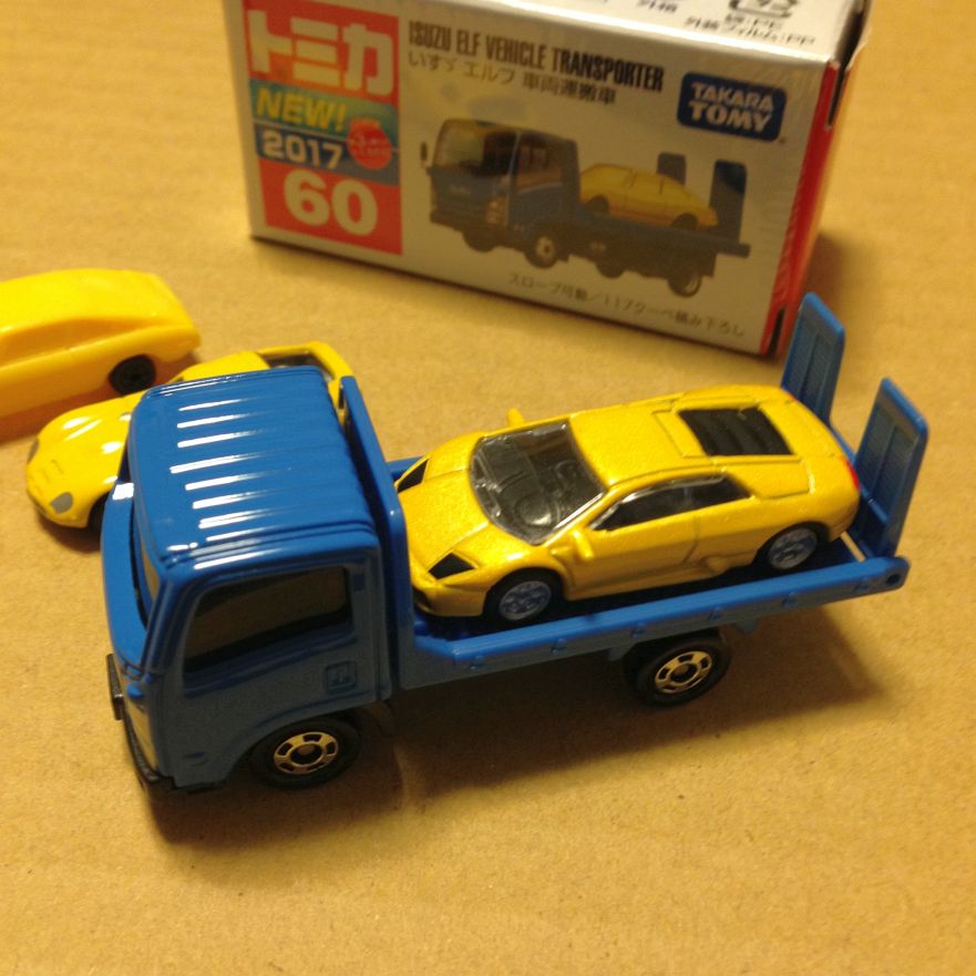 トミカno 60 車両運搬車 通常 に いろんな黄色の車を乗せてみる Poncha Blog 旧称 ｆｘでトミカ