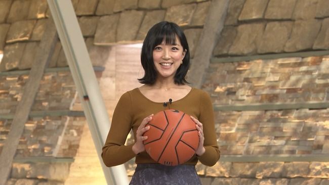 画像 竹内由恵アナ プロバスケ選手におっぱいをアピールしてしまう ポン吉の気になる話 芸能まとめ速報 画像 竹内由恵アナ プロバスケ選手におっぱいをアピールしてしまう ポン吉の気になる話 芸能まとめ速報