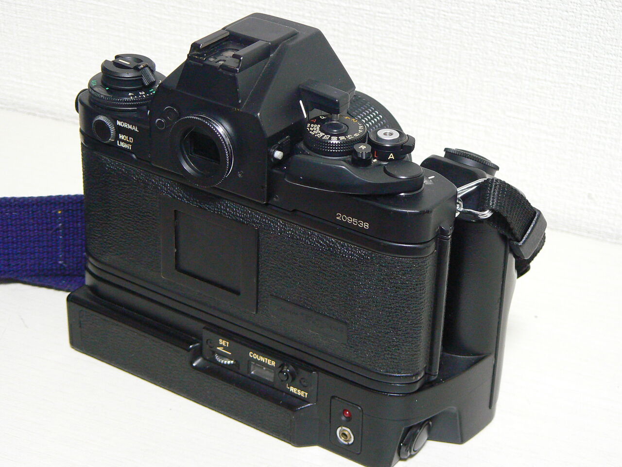 第383回目 キヤノンNew F-1 : ポンコツとうさんの「カメラの写真」 第383回目 キヤノンNew F-1 : ポンコツとうさんの「カメラの写真」