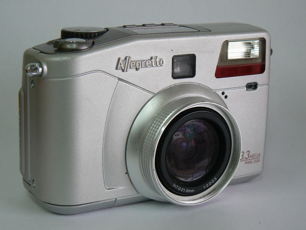 Toshiba PDR-M70 Digital Camera Review: Design