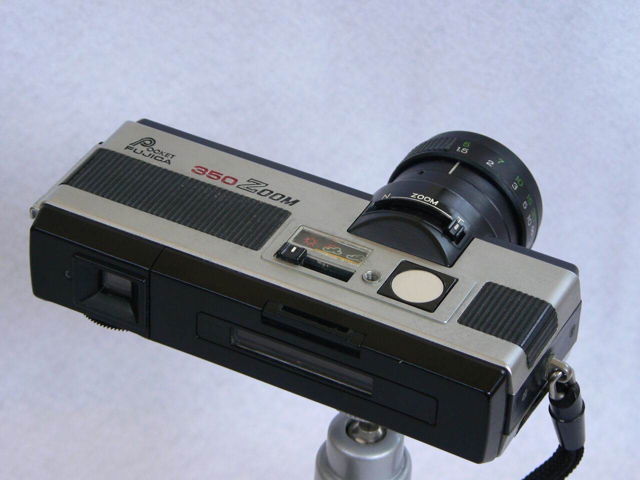 第331回目 ポケットフジカ350ズーム : ポンコツとうさんの「カメラの写真」
