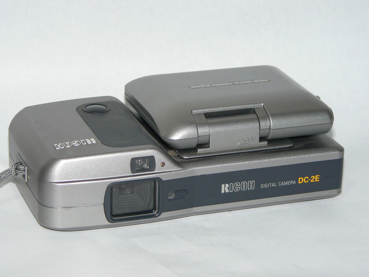 第311回目 リコーDC-2E : ポンコツとうさんの「カメラの写真」