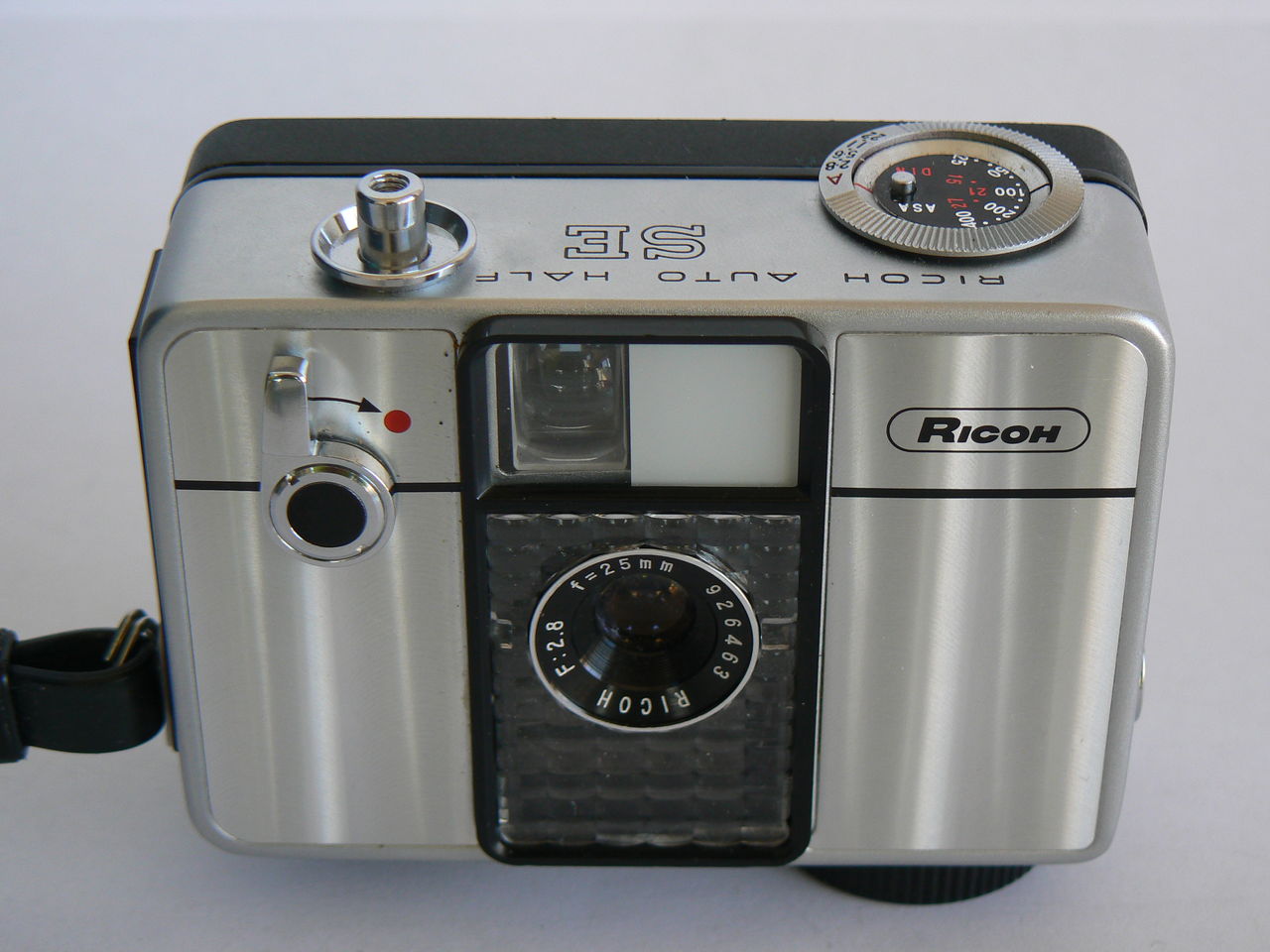 第285回目 リコーオートハーフSE : ポンコツとうさんの「カメラの写真」