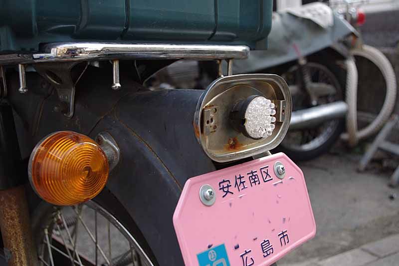 なぜカブのテール球は切れるんでしょうか？ LEDなら大丈夫 