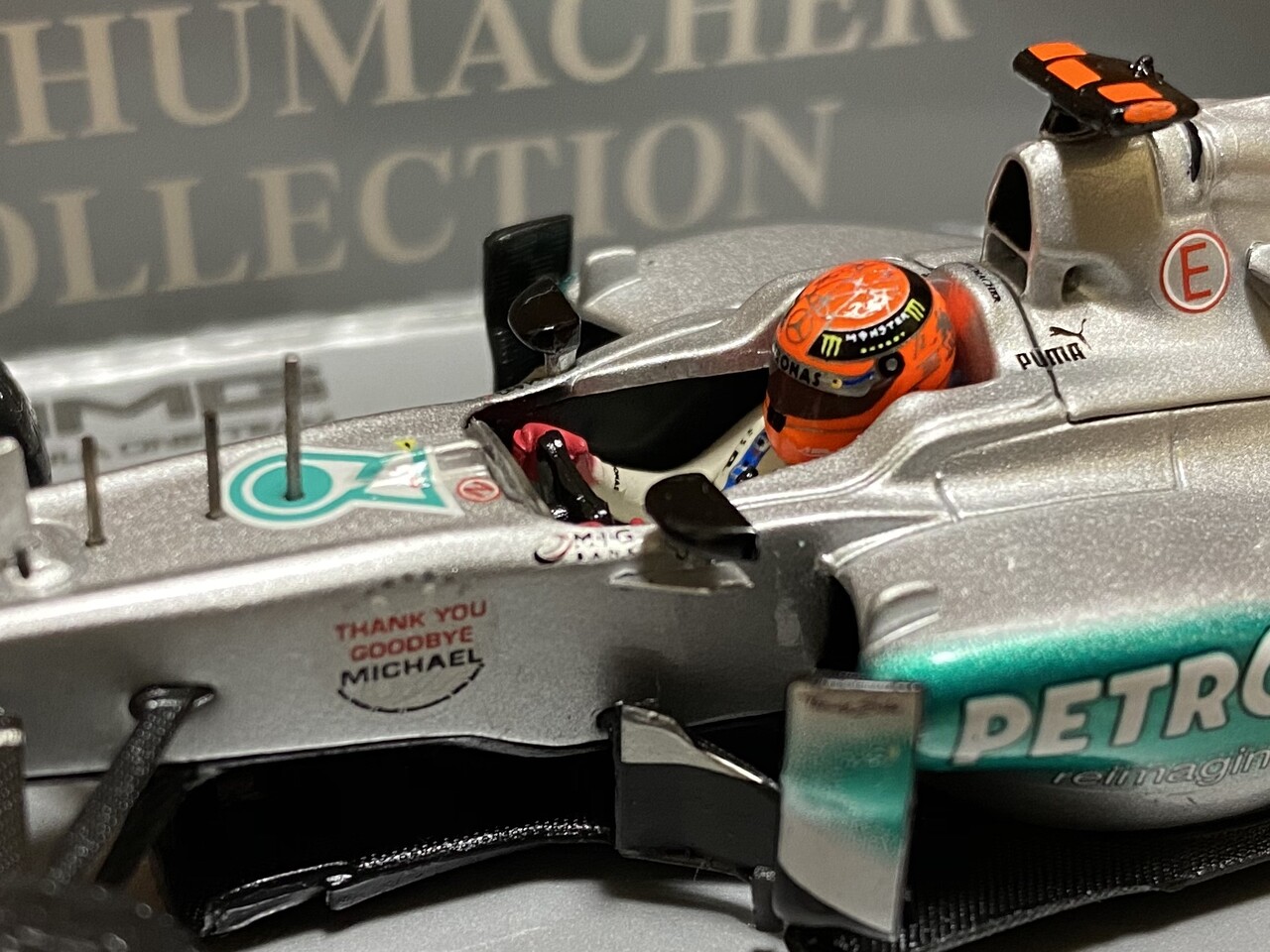 ミニチャンプス1/43メルセデスAMGW03 M.シューマッハ F1ラストレース ミニチャンプス1/43メルセデスAMGW03 M.シューマッハ F1ラスト