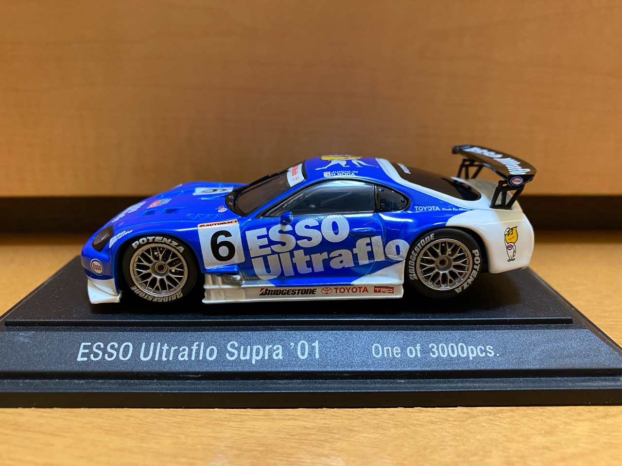 外箱未開封 エブロ 1/43 esso エッソ スープラ 2002 JGTC 未開封 エブロ 1/43 esso エッソ スープラ 2002 JGTC