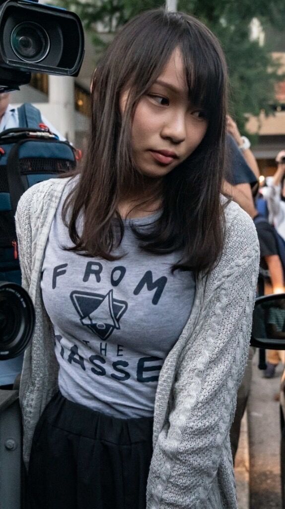 悲報 出所した周庭さん インスタに真っ黒の画像を投稿し 弱くなった 休みたい サステナブル速報