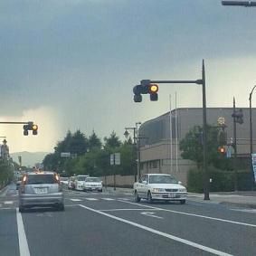 竜巻のような黒雲