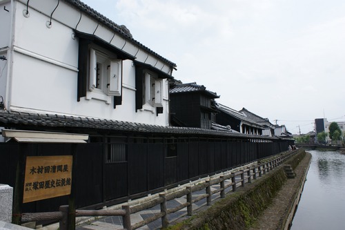 市役所の１階に百貨店！？