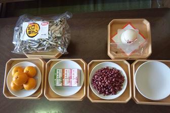 お供え物準備中