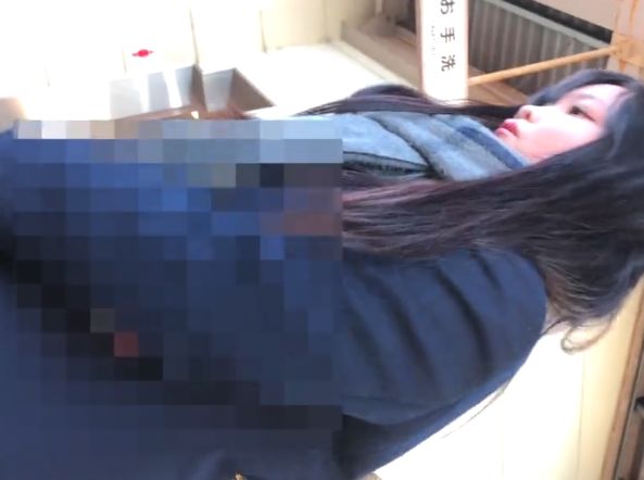 【HD盗撮動画】色白美少女の制服女子校生を逆さ撮りするとムチ尻パンチラの鮮度が違いすぎたｗｗｗ