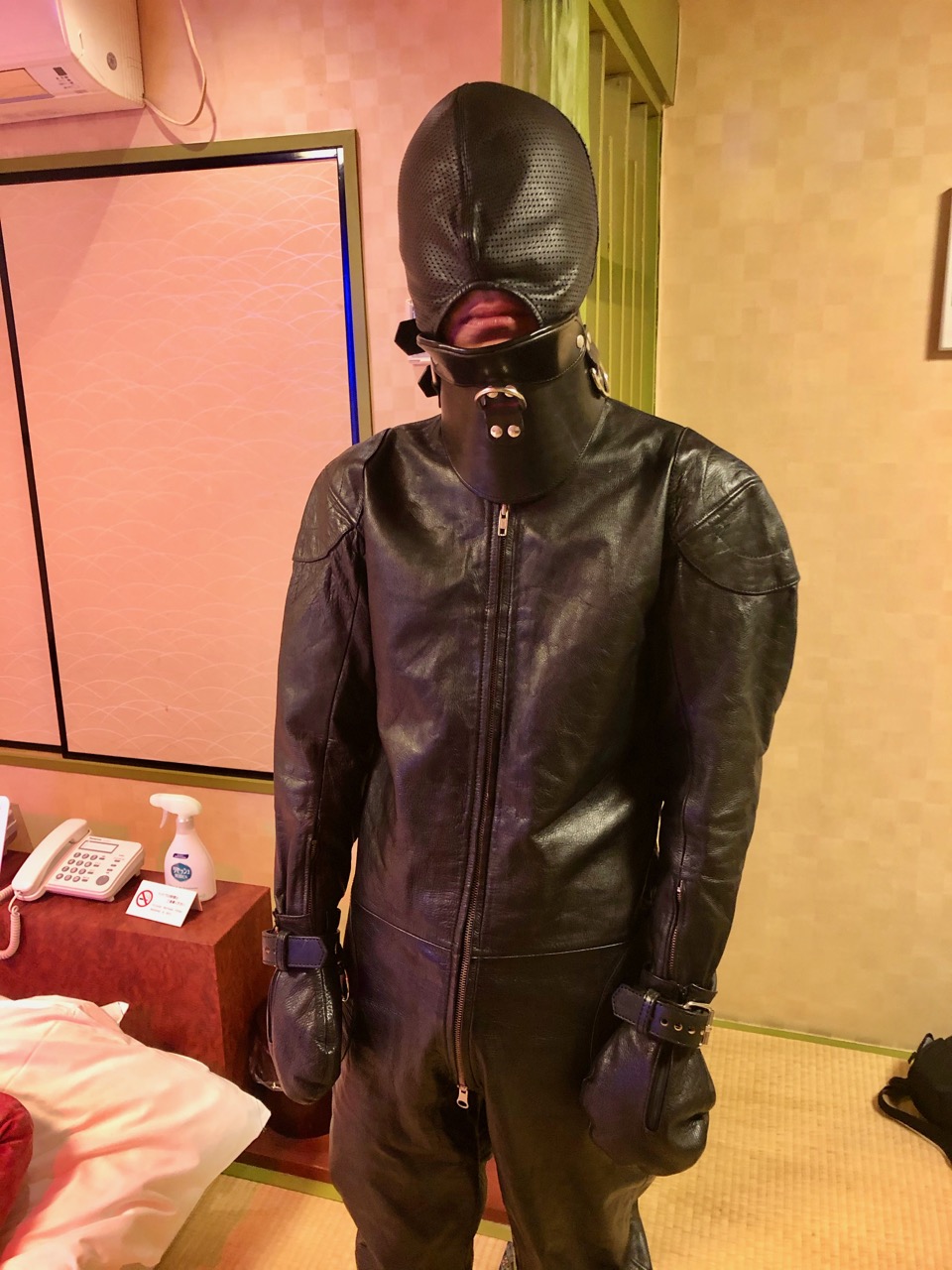 緊縛　革 レザーのつなぎ緊縛。“Kinbaku over Leather Jumpsuit” : SM Apartment~雛奈子のBlog~