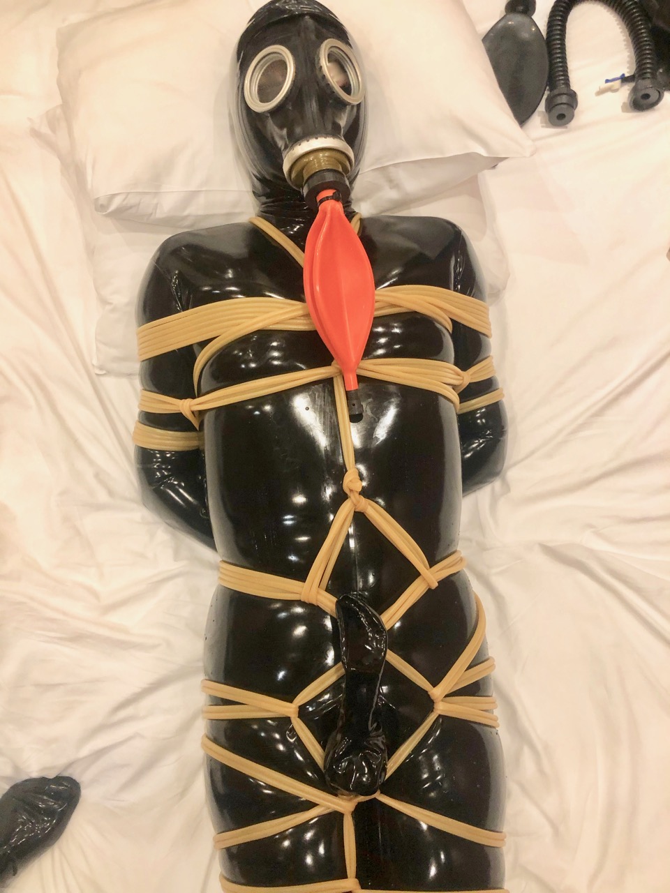 ゴム緊縛 ゴム緊縛でイカせ地獄。“Rubber Kinbaku Brought Hell of Orgasms” : SM Apartment~雛奈子のBlog~