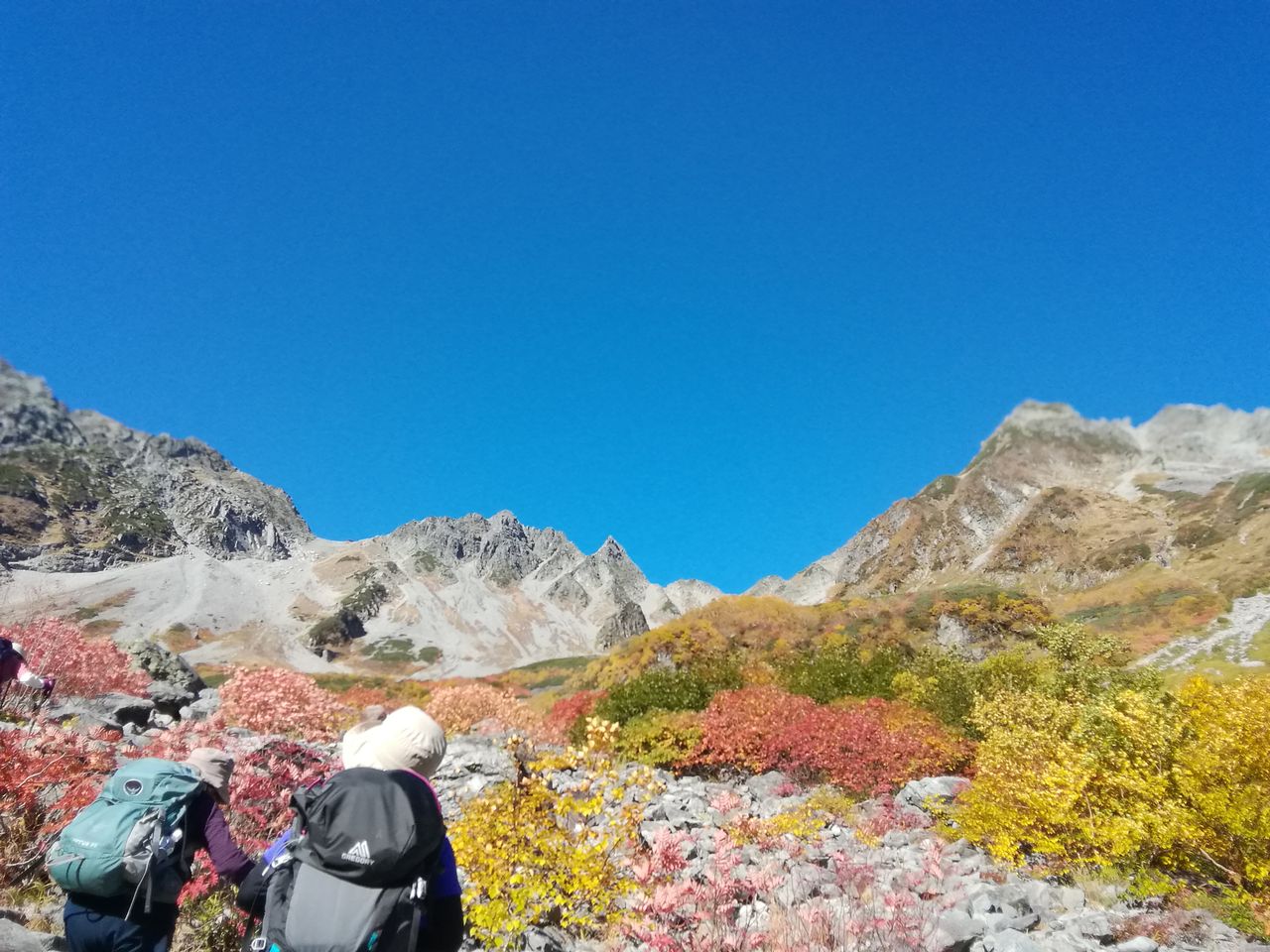 涸沢から北穂高岳を登ってきました ペンションいぶきのオーナーの日記 涸沢から北穂高岳を登ってきました ペンションいぶきのオーナーの日記