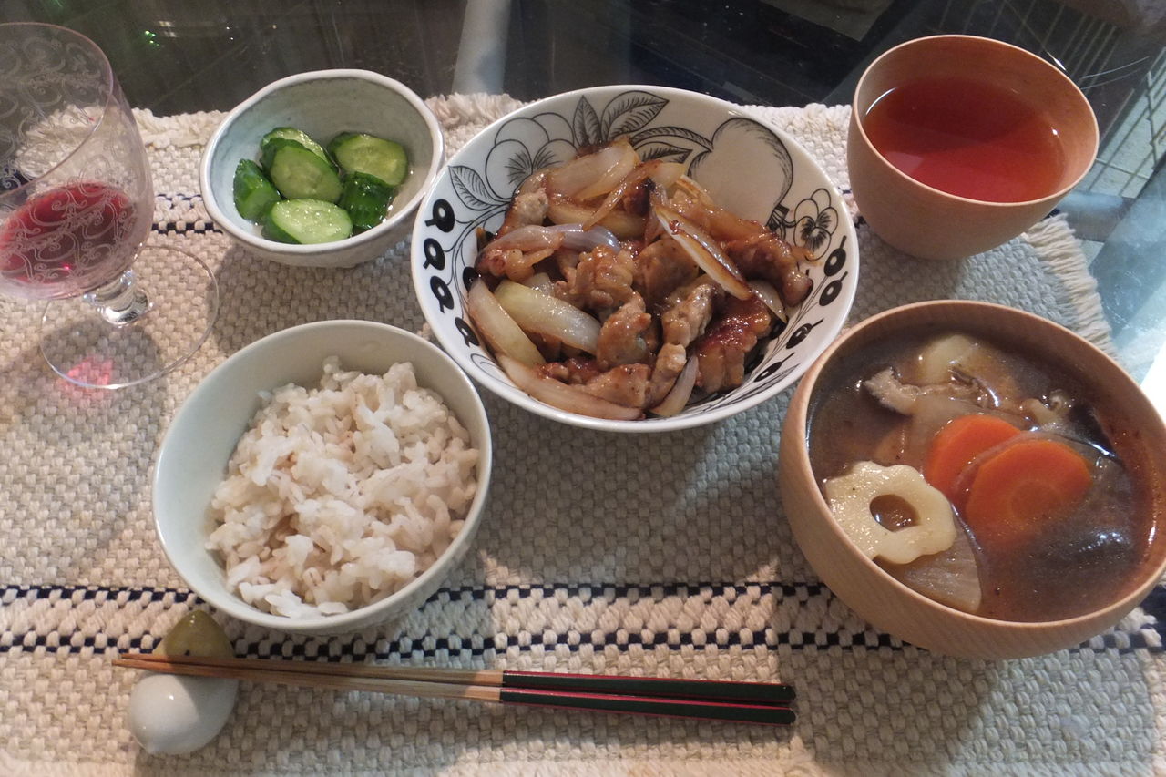 酢豚 けんちん汁 簡単献立の彩り 北欧食器