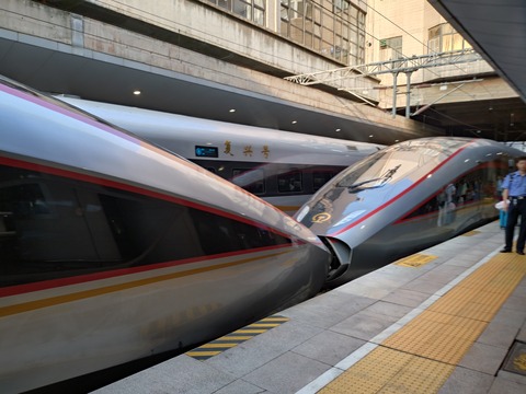 中国高鉄最長列車で行く北京→昆明の旅 : りうむ堂