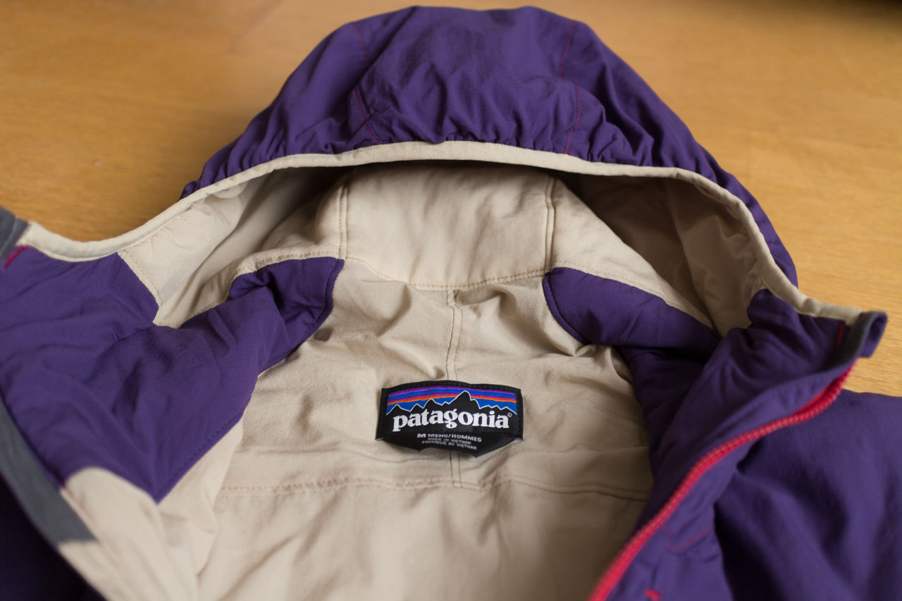 確かに軽くて着心地良し！ 〜 patagonia ナノエア フーディ : 山に野に