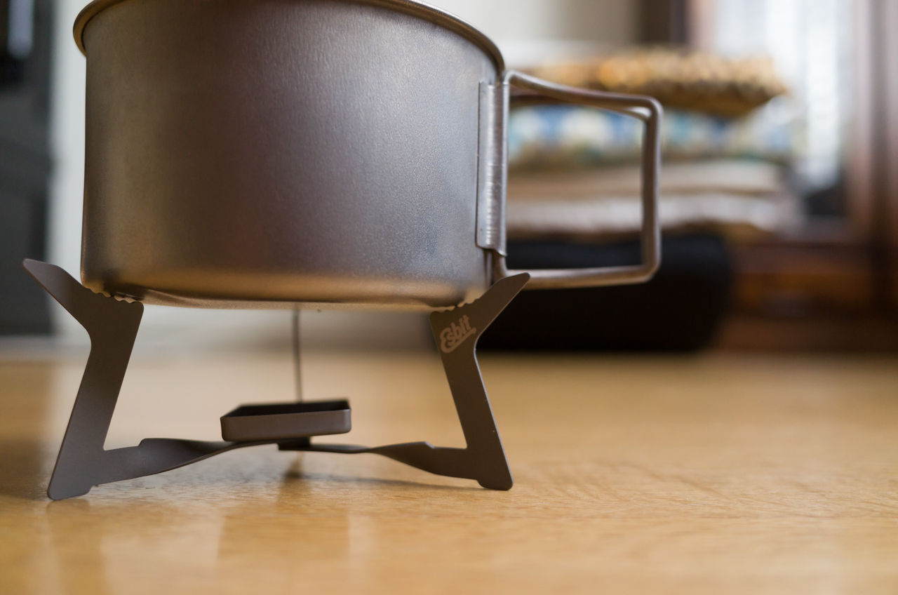 素晴らしき機能美 〜 Esbit Titanium Stove : 山に野に川に呑みに
