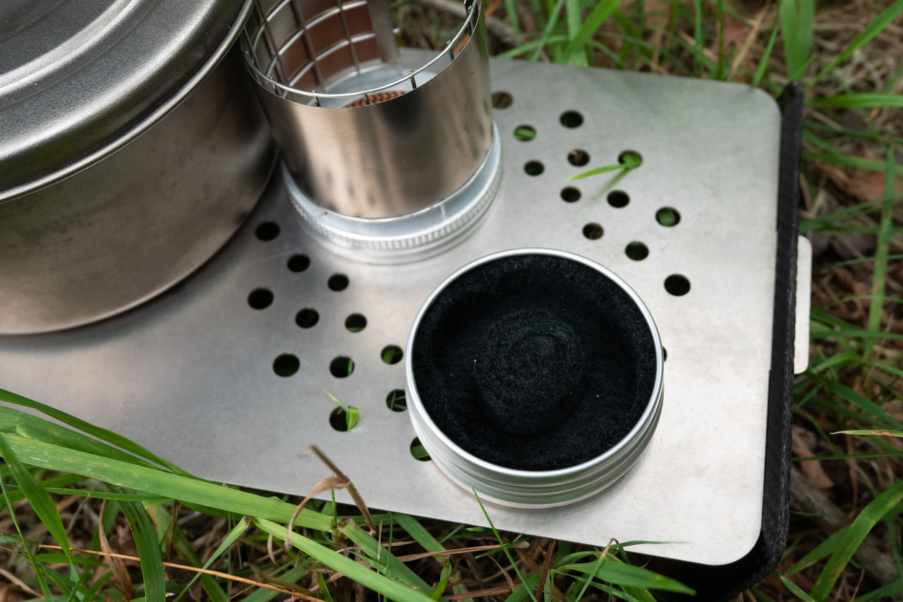 ミニマムを愉しむ [Sanpo's Fun Lite Gear Creep stove] : 山に野に川