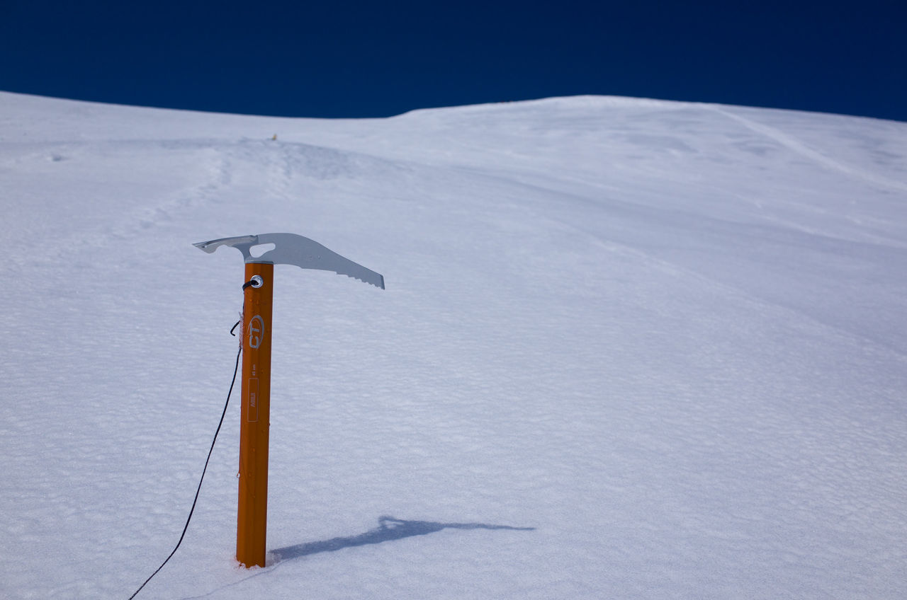 AGILE - Piolets  Climbing Technology