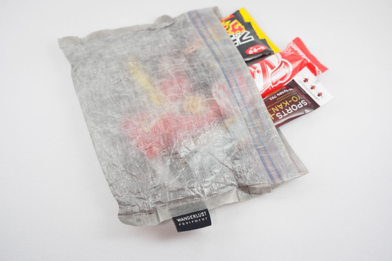 大事なものは目立つ色で ～ WANDERLUST EQUIPMENT TRAIL ZIP