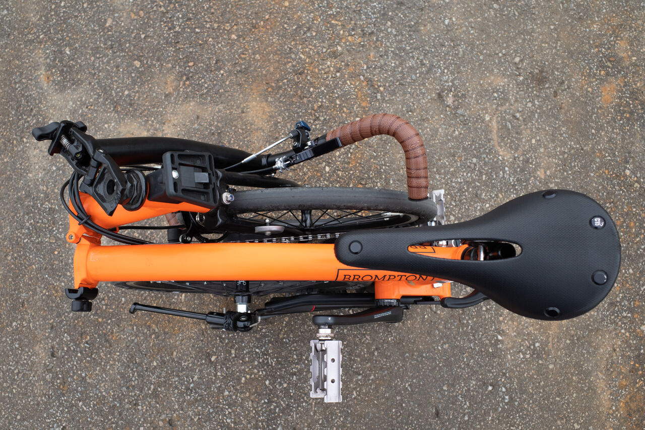 BROMPTON でブルホーン (Black Edition M6Rの今) : 山に野に川に呑みに